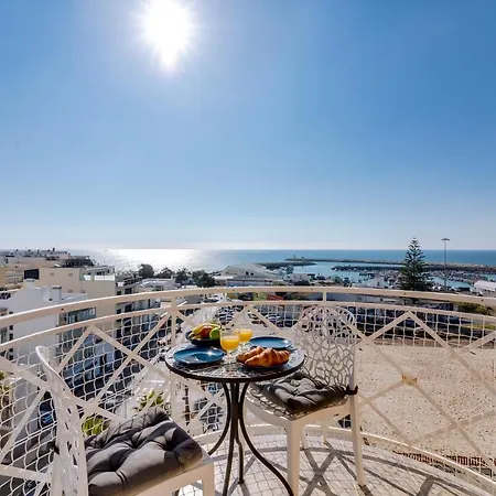 Al - Ocean Wide View